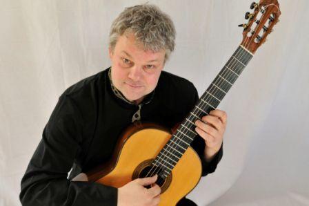 Gitarrist Roger Tristao Adao